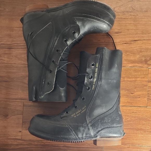 Vintage (1973) Military Extreme Weather Bata Boots 8R - Picture 4 of 5